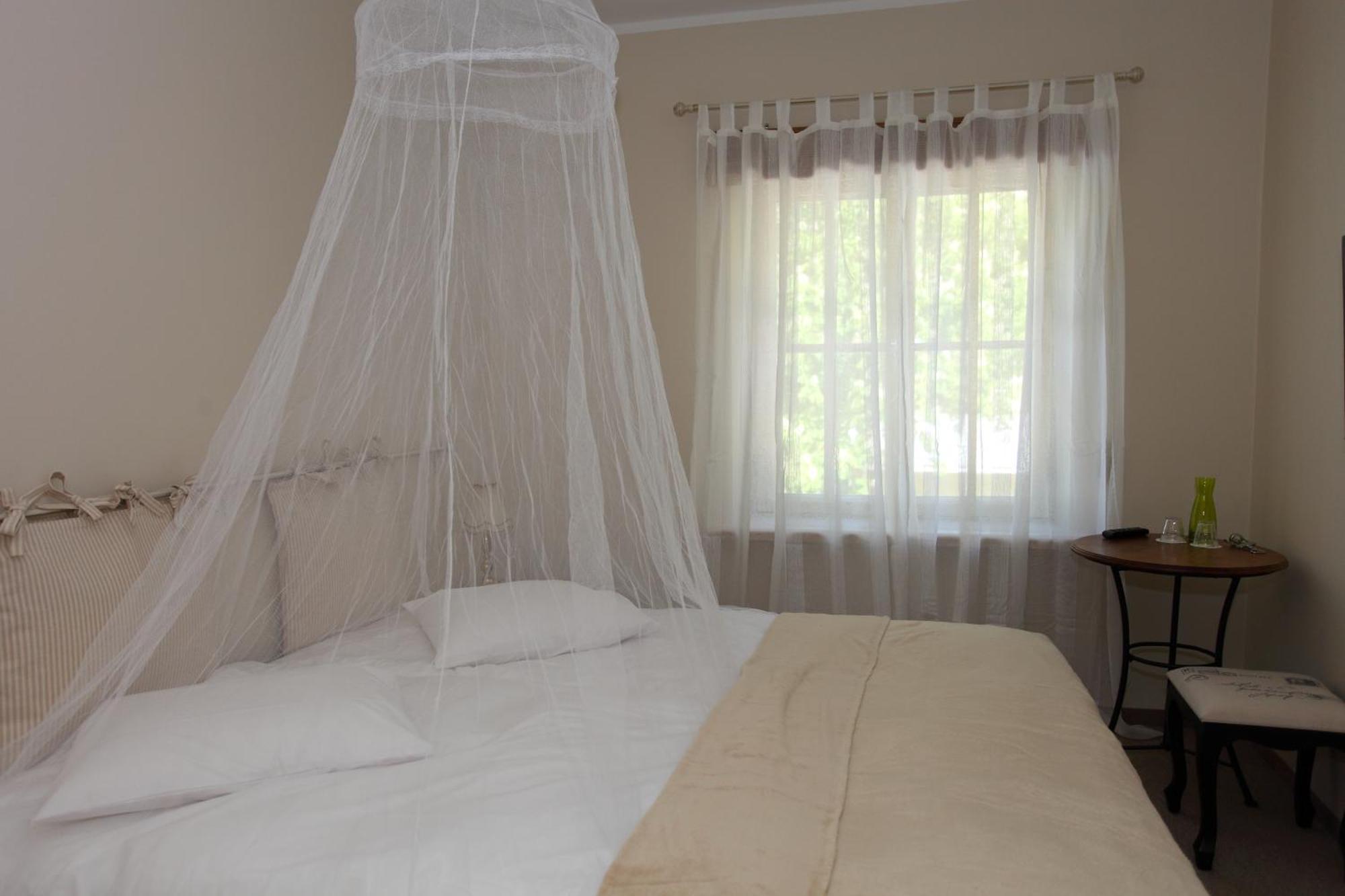 Kuursaal Guesthouse Kuressaare Rum bild