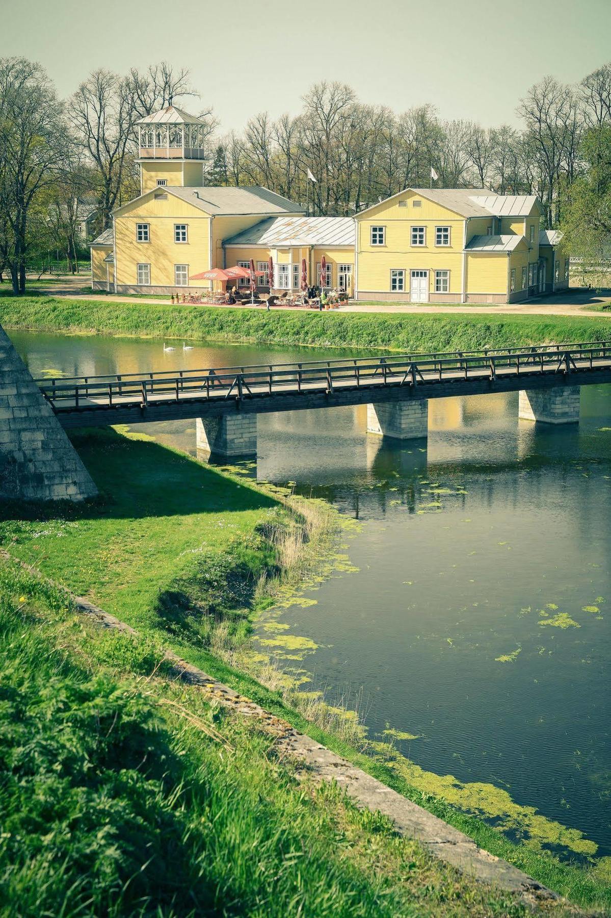 Kuursaal Guesthouse Kuressaare Exteriör bild